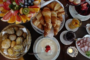 Daily full breakfast for a fee - Little Peak (Kuusamo)