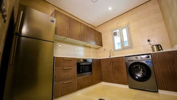 Apartment, 2 Bedrooms, City View | Private kitchen