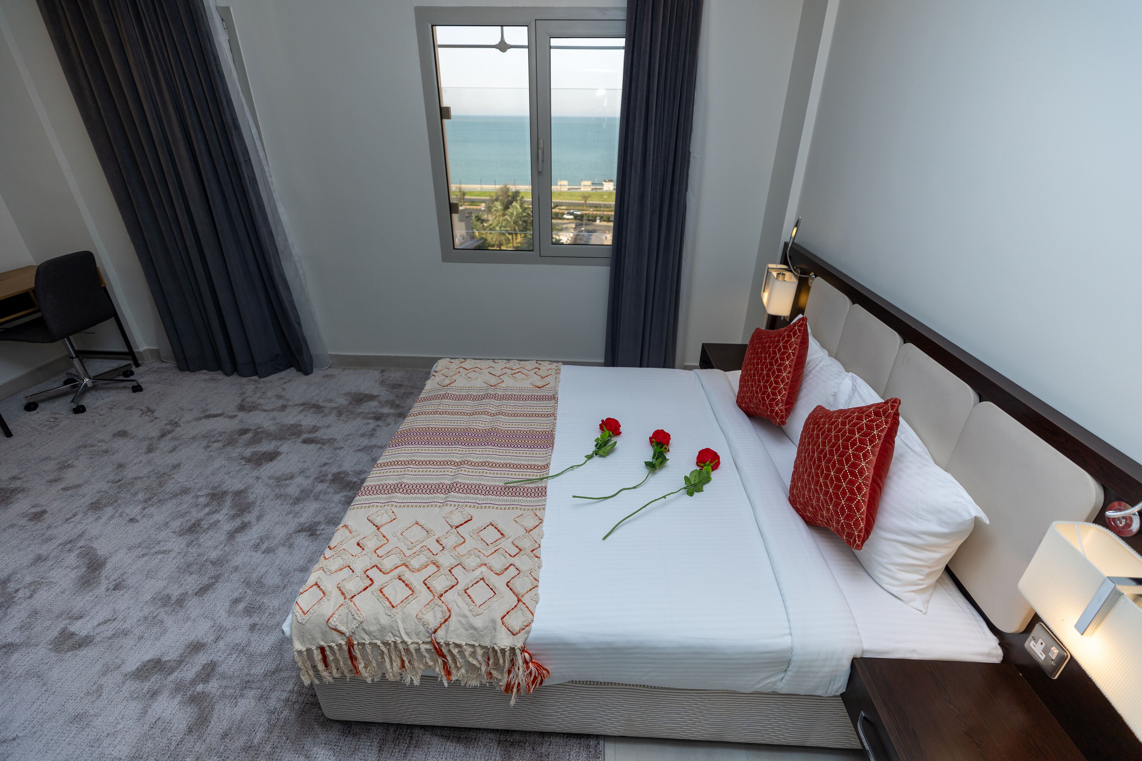 Double or Twin Room, 1 Large Twin Bed, Sea View | In-room safe, individually furnished, desk, laptop workspace