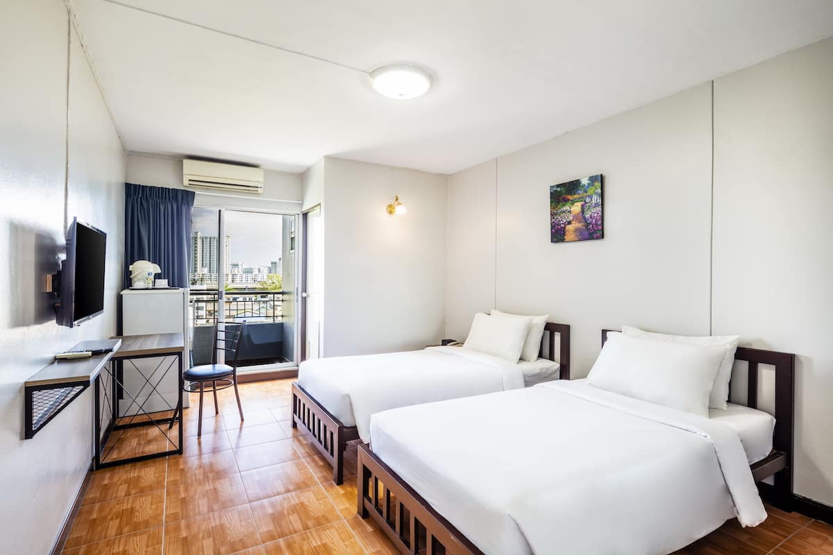Standard Twin Room - No Parking | Schreibtisch, laptopgeeigneter Arbeitsplatz, Verdunkelungsvorhänge