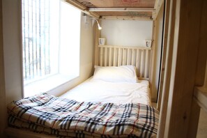 Basic Shared Dormitory | Soundproofing - NAMASTEY MUMBAI BACKPACKERS (Mumbai)