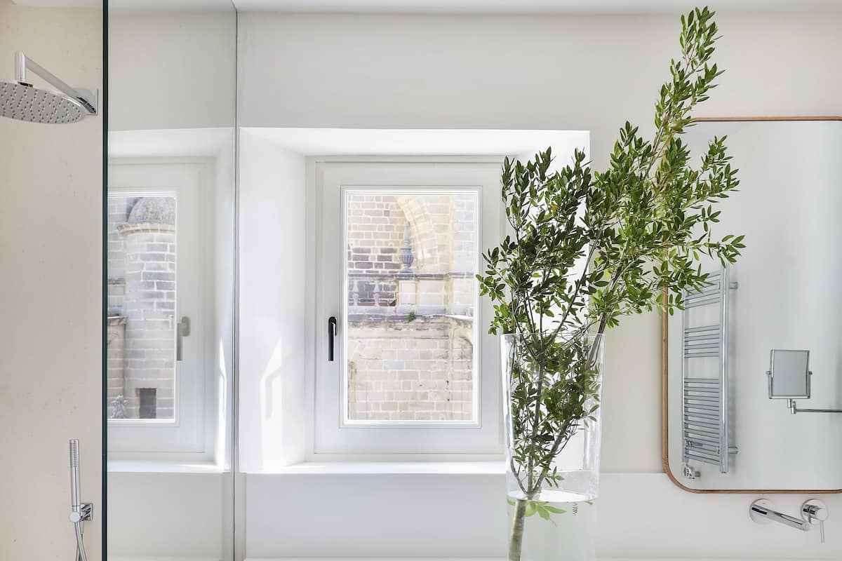 deluxe double room | 1 bedroom, in-room safe, desk, laptop workspace