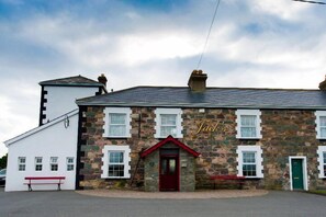 Exterior - Jacks Coastguard Cottage (Killorglin)