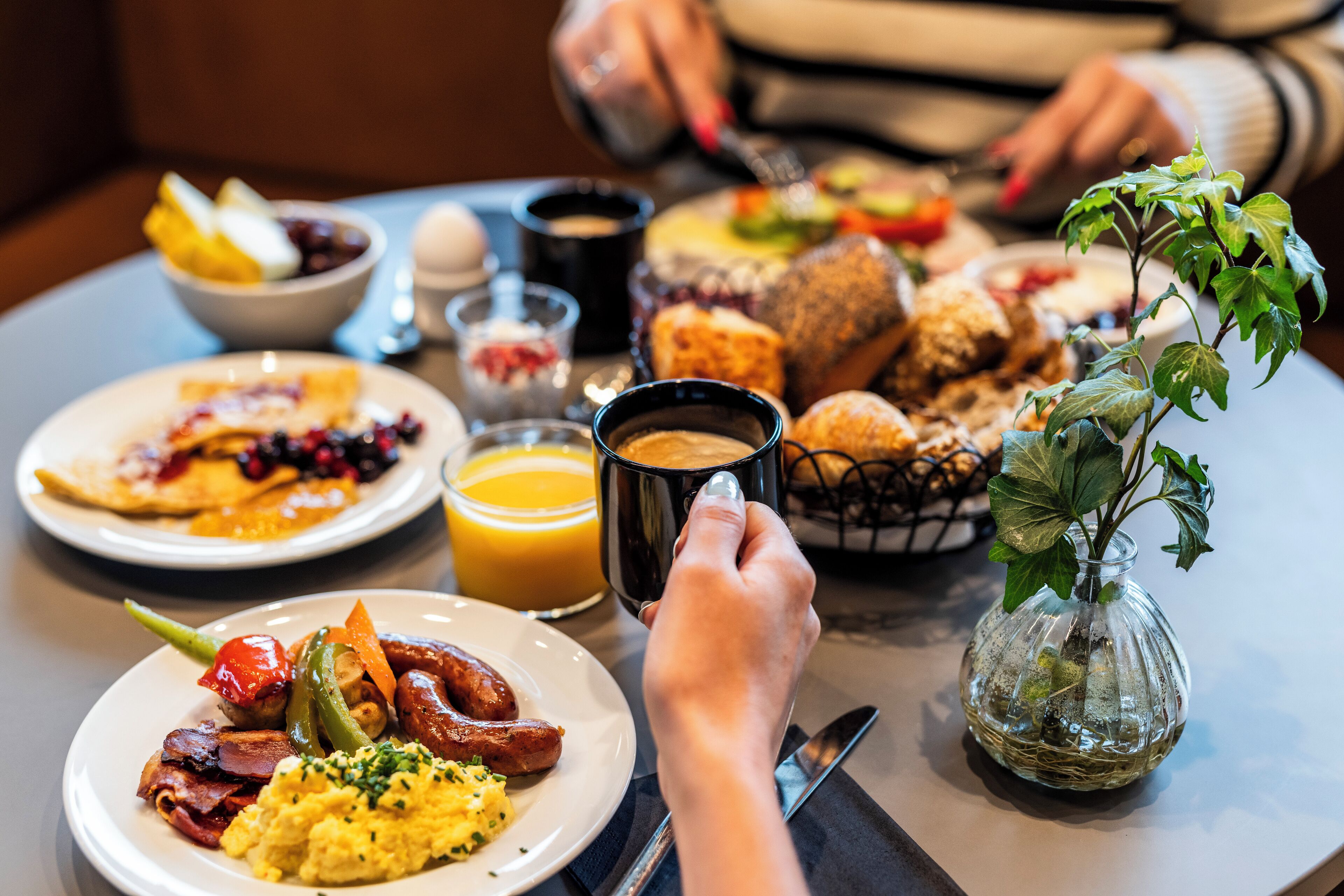 daily buffet breakfast (dkk 175 per person)