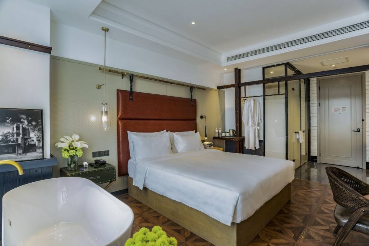 ห้องลักซ์ชัวรี่ดับเบิล | โต๊ะทำงาน, ผ้าม่านกันแสง, Wi-Fi ฟรี, ผ้าปูที่นอน