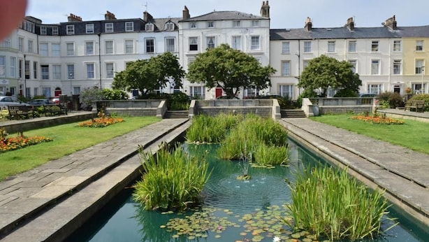 Unclassified image, 1 of 5, button - Admiral Hotel (Scarborough)