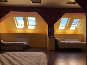 Room - Konvoj Szálló (Budapest)