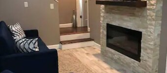 Modern 4 Bedroom 2 Bath Sleeps 10 Newly Renovated Whole House Rental