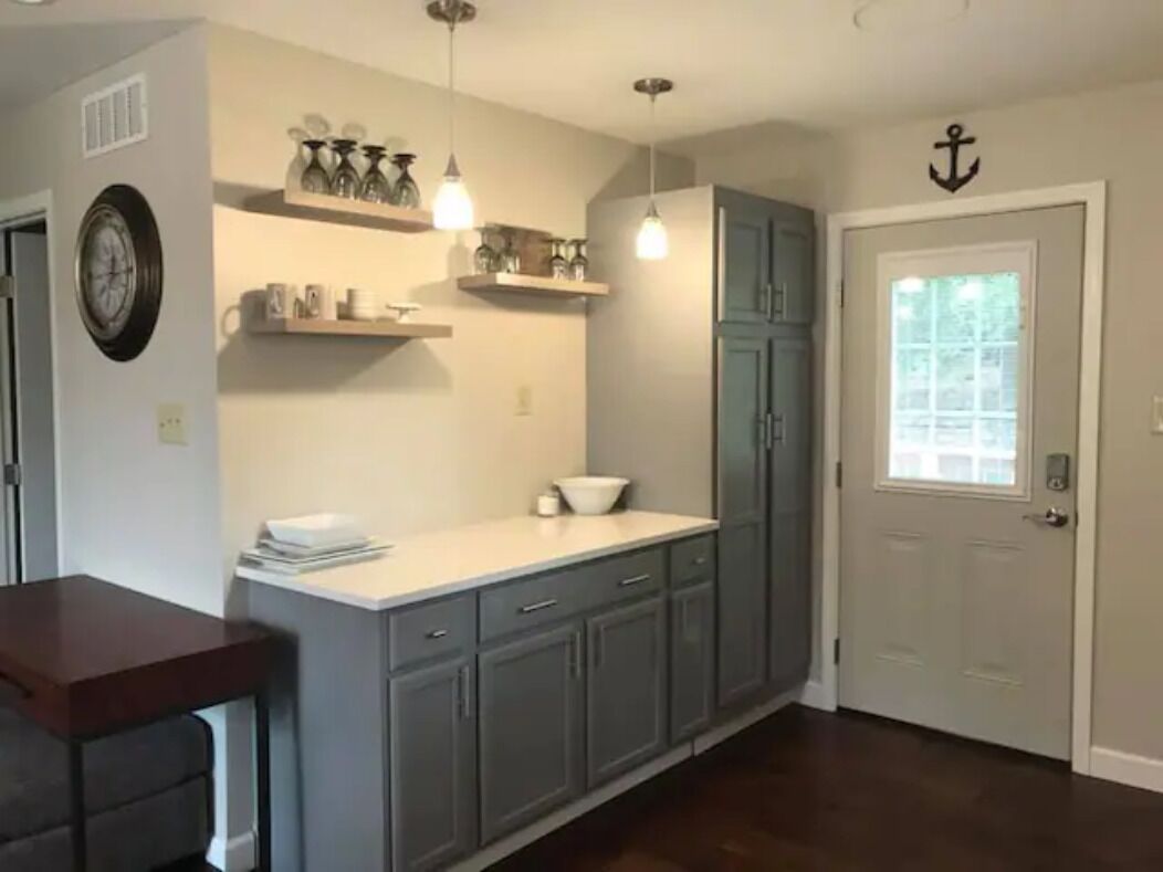 Modern 4 Bedroom 2 Bath Sleeps 10 Newly Renovated Whole House Rental