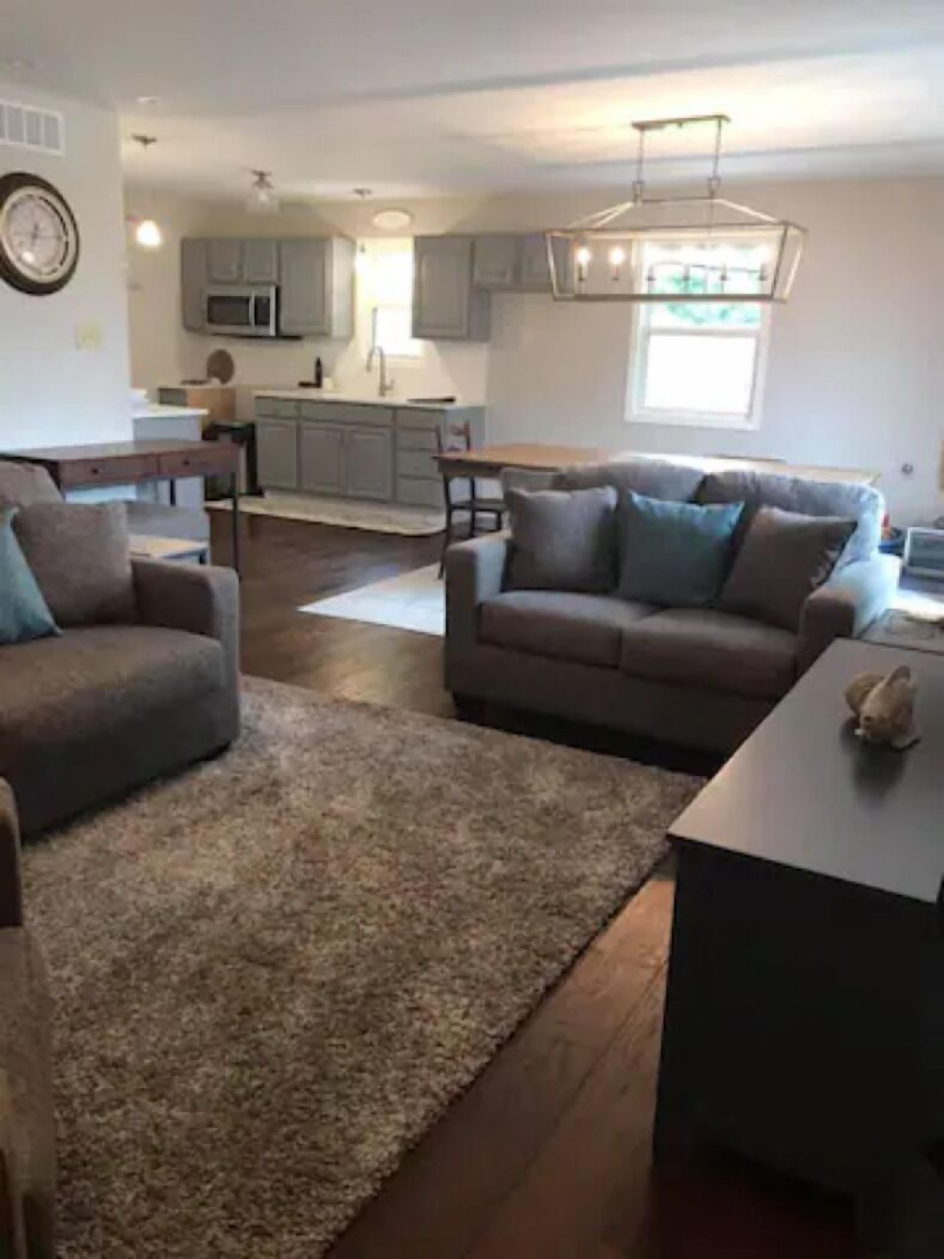 Modern 4 Bedroom 2 Bath Sleeps 10 Newly Renovated Whole House Rental