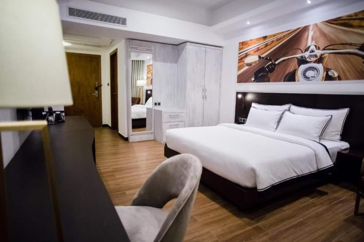 1 habitación, ropa de cama de alta calidad y minibar