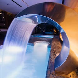 Indoor spa tub