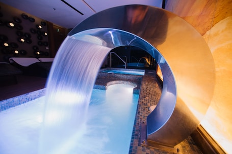 Bañera de hidromasaje interior