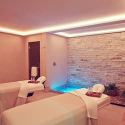 Couples treatment rooms, sauna, hot tub, steam room, body treatments