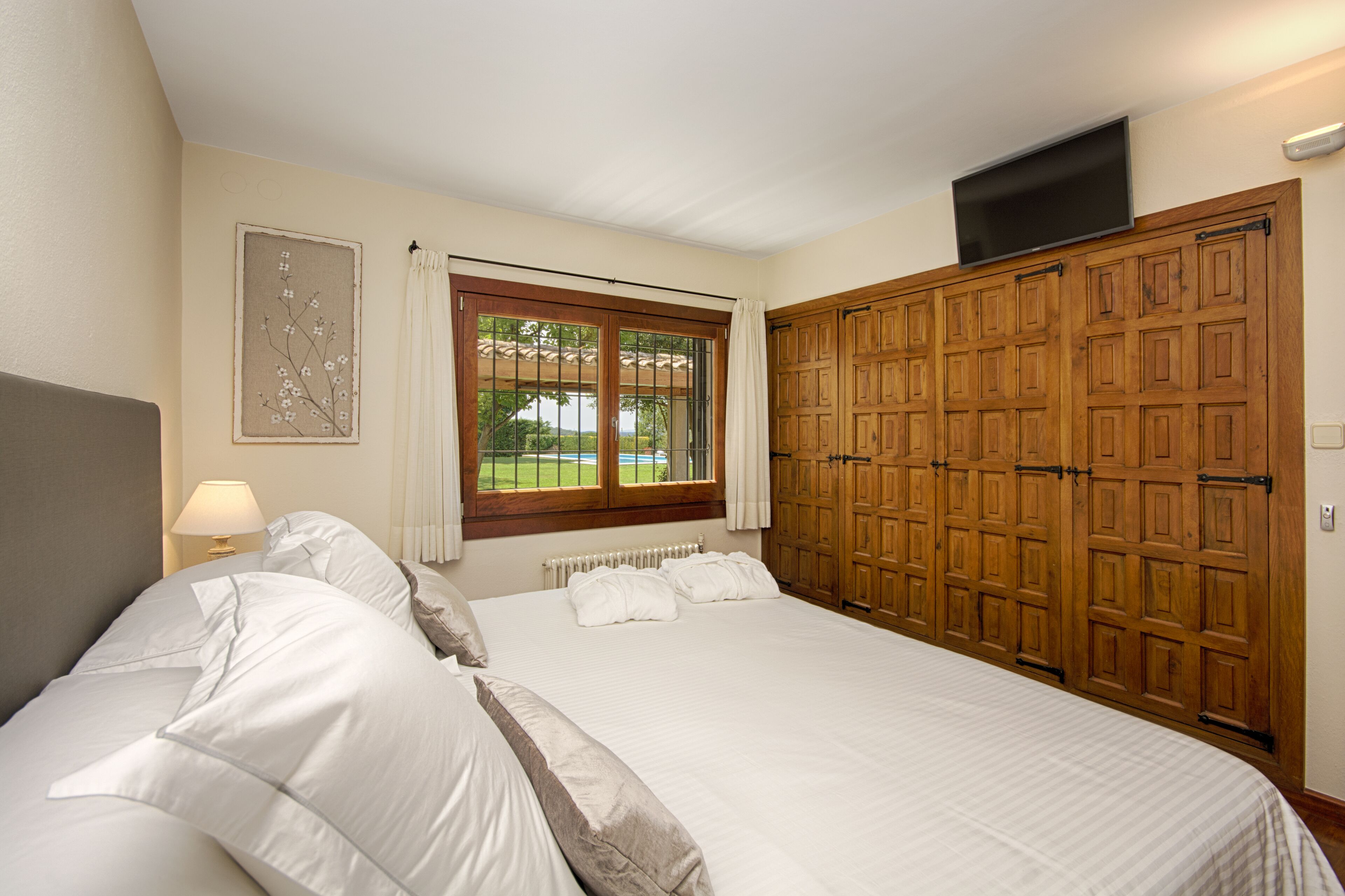 deluxe double room, private bathroom, pool view