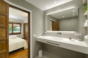 Doppia Deluxe, bagno privato, vista piscina | Bagno