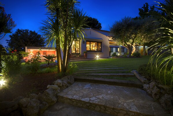 Garden - EL Porxo B&B (Girona)