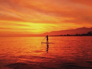 كراسي للتشمس، مناشف للشاطئ