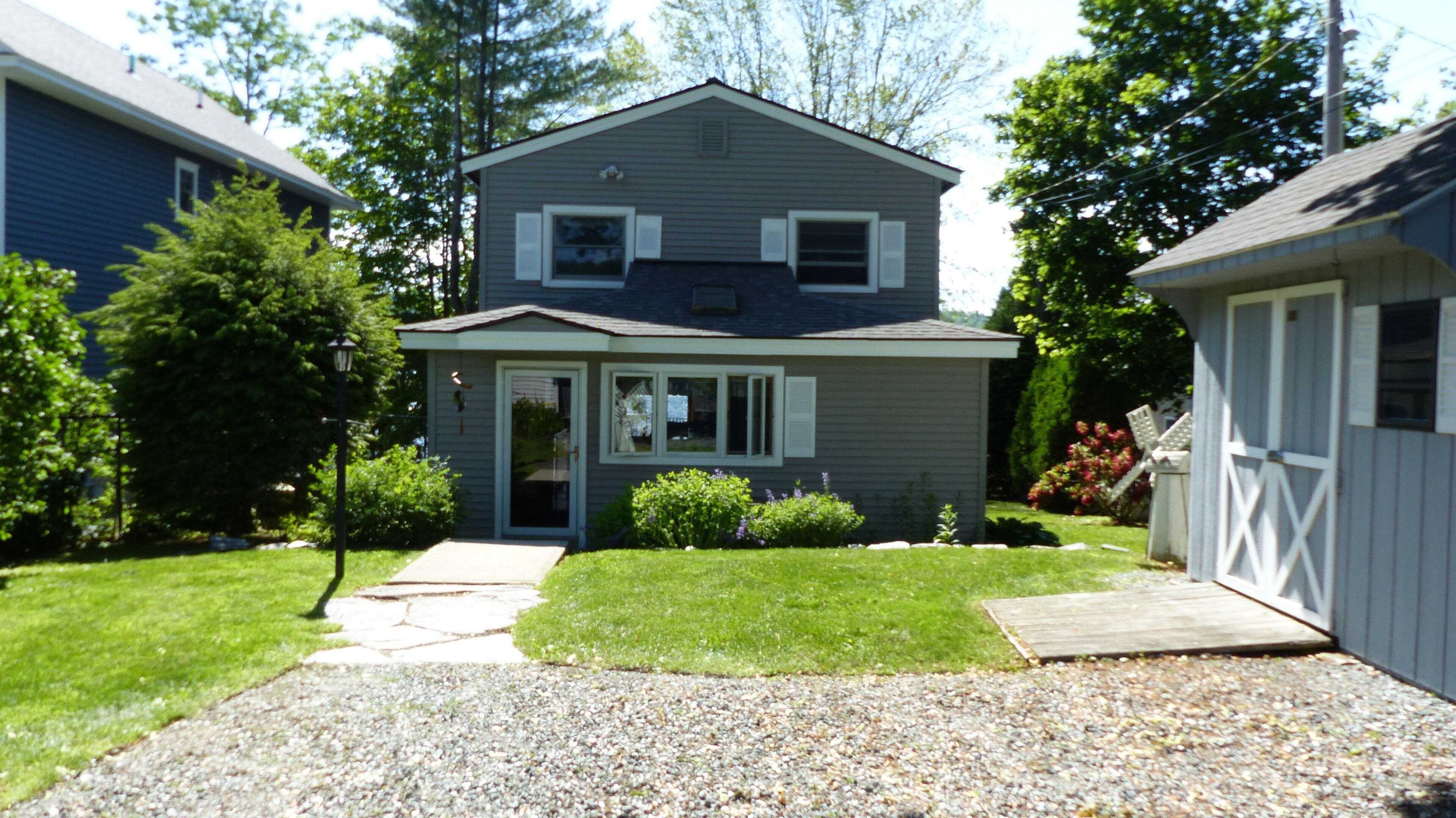Cozy, warm 4 season Lake House