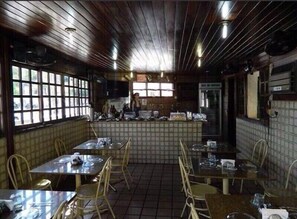 Free daily buffet breakfast - Hotel das Fronteiras (Recife)