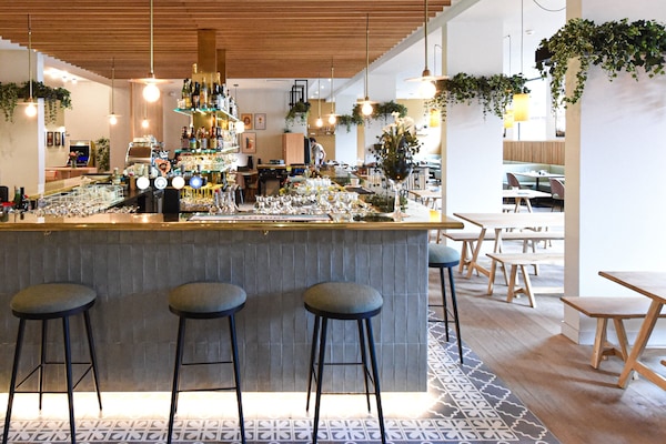 Bar (in der Unterkunft)