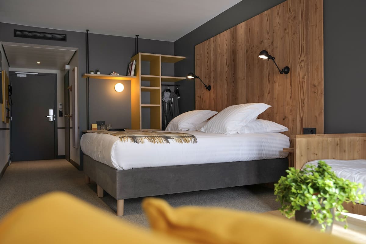 Superior Triple Room (Vue Mont Blanc) | 1 bedroom, premium bedding, in-room safe, individually decorated