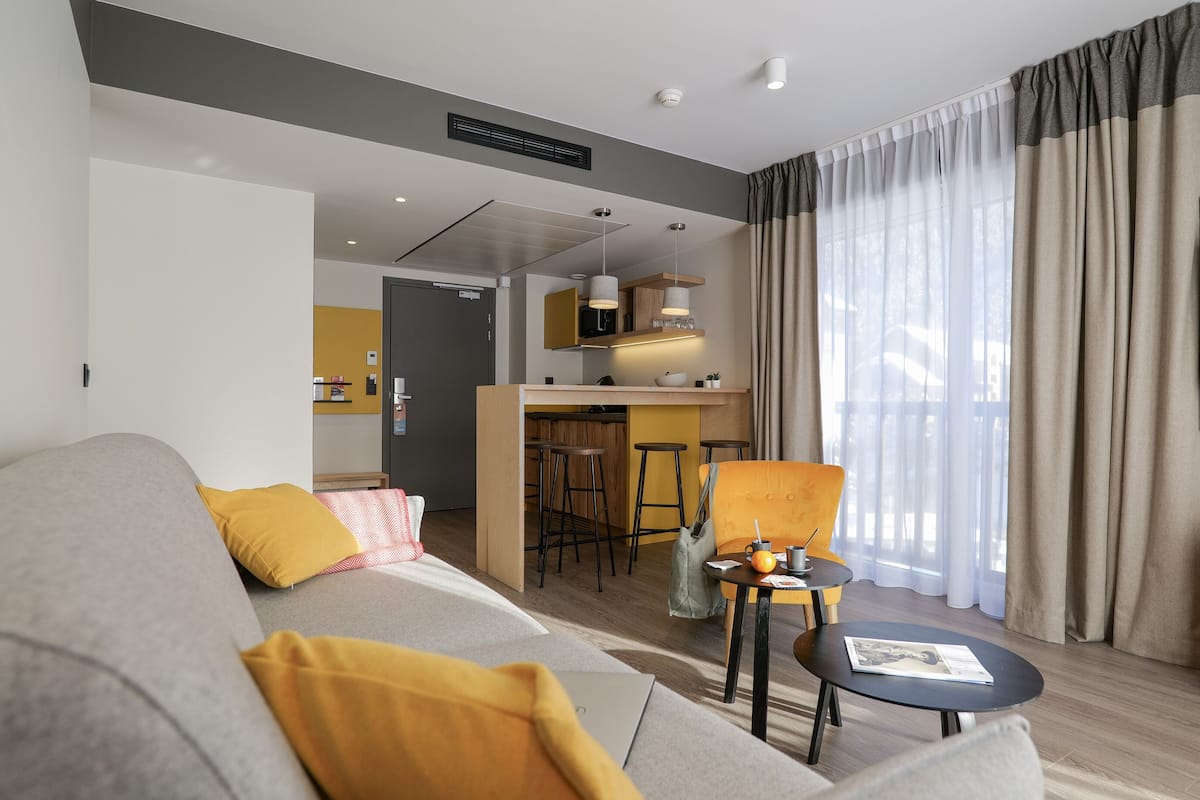 Comfort Apartment (2 Pièces, Vue Mont Blanc) | 1 bedroom, premium bedding, in-room safe, individually decorated