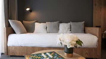Superior Triple Room (Vue Mont Blanc) | 1 bedroom, premium bedding, in-room safe, individually decorated