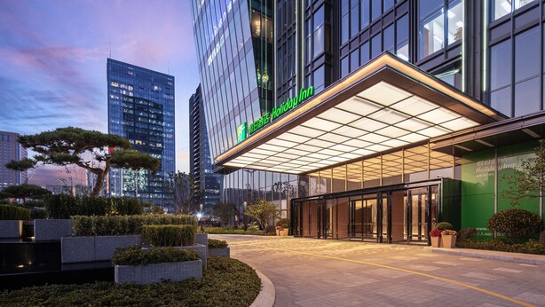 Exterior - Holiday Inn Hangzhou Binjiang by IHG (Hangzhou)