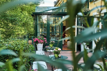 Terrace/patio. Hotel Freisinger Hof