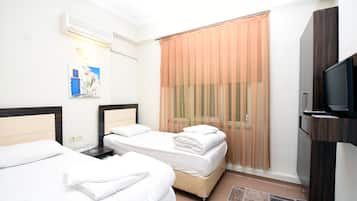 Basic Twin Room | Free WiFi, bed sheets