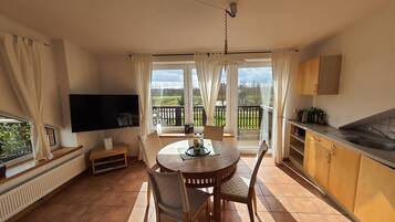 Classic Apartment, 1 Double Bed, Non Smoking, Garden Area (Brahms) | Living area