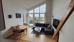 Apartemen (Mozart) | Makan di kamar