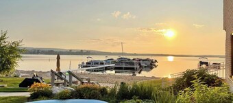 Crooked Lake Waterfront -huone