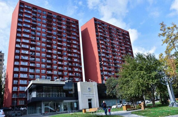 Luxury Room, Non Smoking, City View | Front of property - Tamarashvili m2 (Tbilisi)