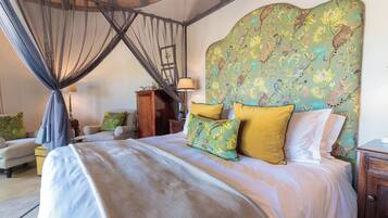 Quarto superluxo | Frigobar (abastecido com itens grátis), cofres nos quartos