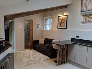 Interior - Secluded - Beautiful stable conversion in a great location - Gilliflower (Bristol)