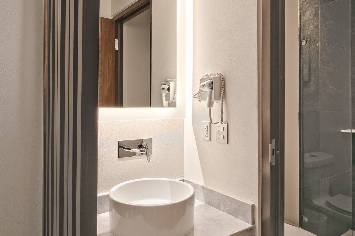 superior room, 1 king bed | in-room safe, iron/ironing board, free wifi, bed sheets