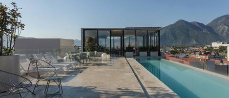 Piscina a l'aire lliure