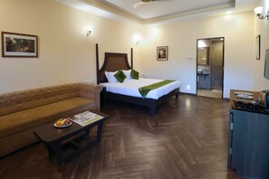 特級雙人房, 1 張標準雙人床及 1 張梳化床 | 記憶棉床墊、書桌、隔音、免費 Wi-Fi