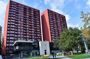 المنشأة من الخارج