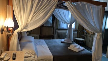 Schreibtisch, schallisolierte Zimmer, kostenloses WLAN, Bettwäsche