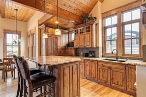 Apartment (3 Bedrooms) | Private kitchen