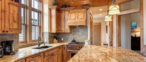 Appartement (3 Bedrooms) | Cuisine privée