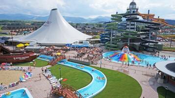 10 indoor pools, 14 outdoor pools, cabanas (surcharge)