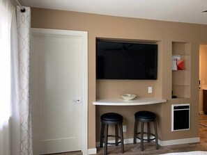 1 bedroom, iron/ironing board, WiFi