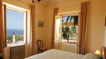Double Room, Sea View | Free WiFi, bed sheets