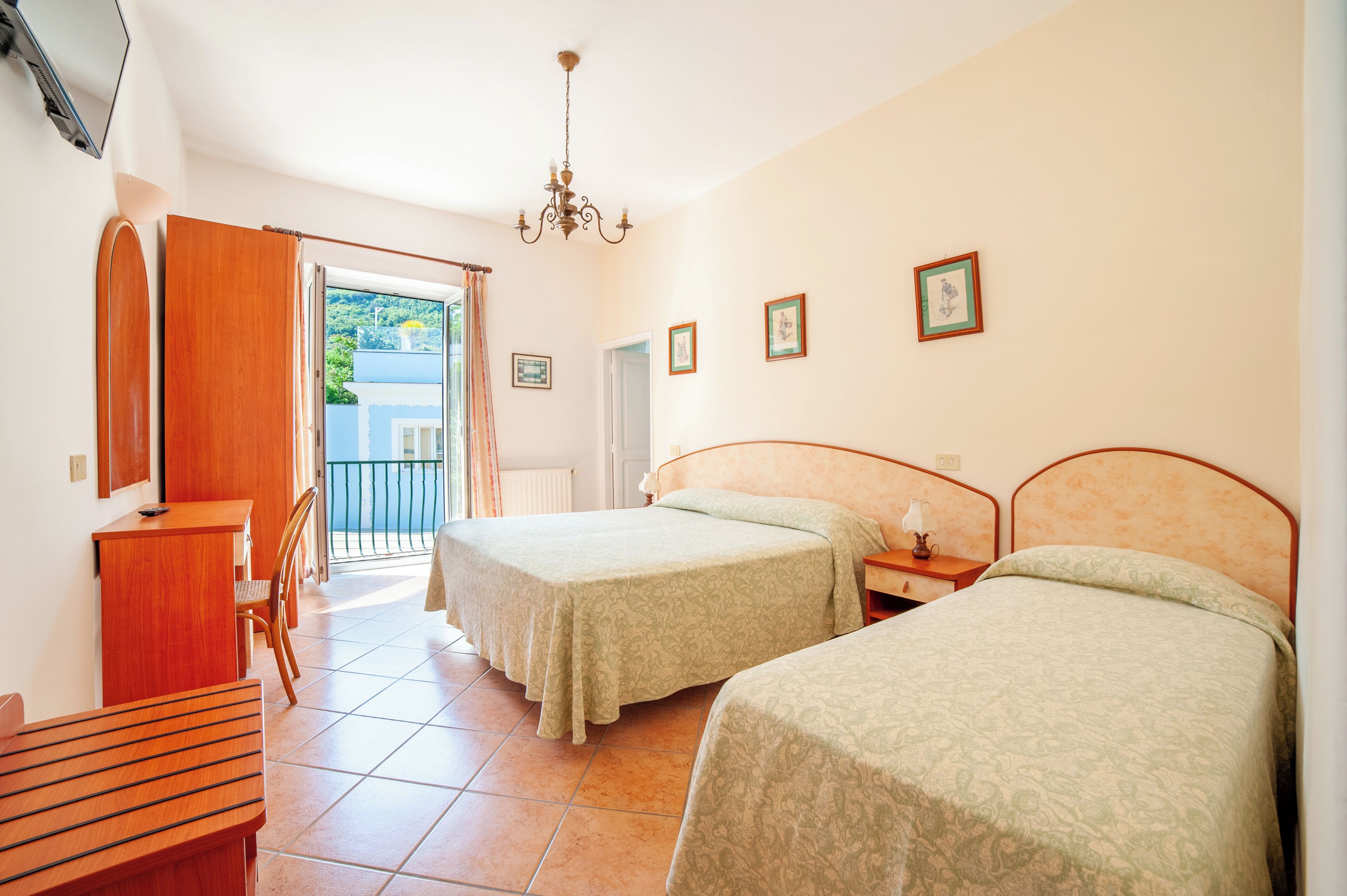 Comfort Triple Room