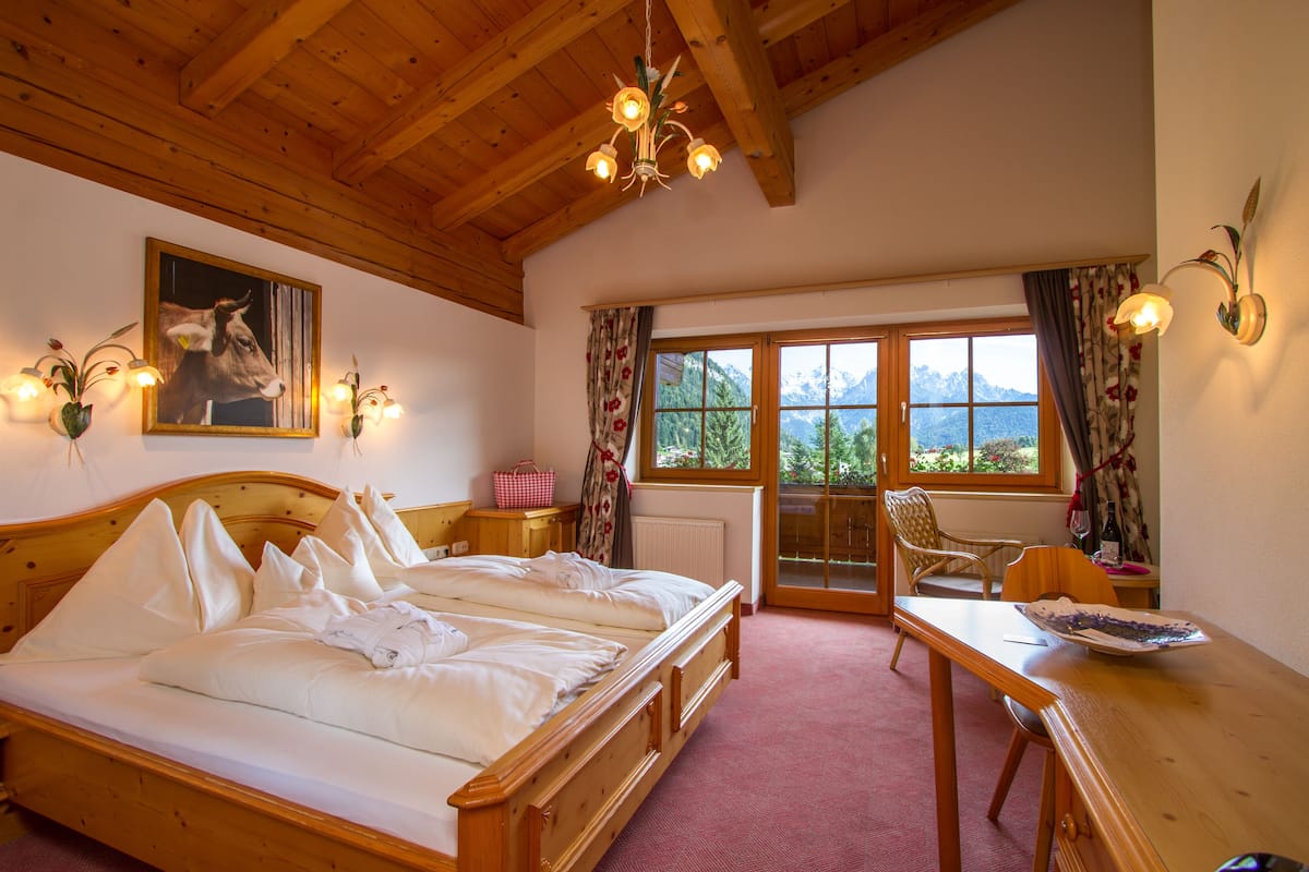 Superior Double Room | Desk, soundproofing, WiFi (free), bed sheets