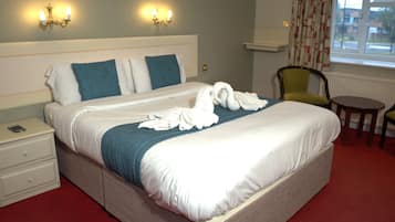 Deluxe dubbelrum - 1 kingsize-sÀng | SÀngtillbehör av högsta kvalitet, individuell inredning och unika möbler